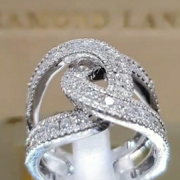 Sterling silver ring size 8 - Picture 3 of 3